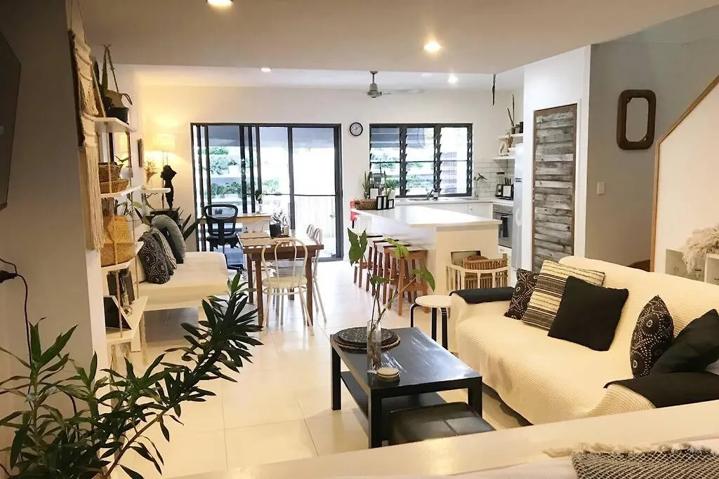 Lily Lamond, 2 - 4 Guests, Outdoor Hammock, 5 Min Walk To The Ocean, In Airlie Beach Vakantiehuis
