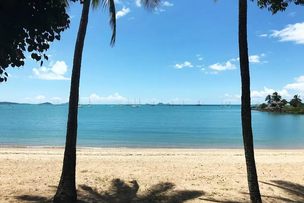 Lily Lamond, 2 - 4 Guests, Outdoor Hammock, 5 Min Walk To The Ocean, In Airlie Beach Vakantiehuis