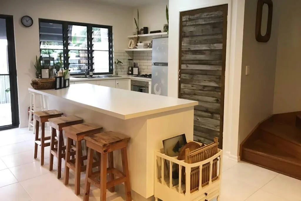 Vakantiehuis Lily Lamond, 2 - 4 Guests, Outdoor Hammock, 5 Min Walk To The Ocean, In Airlie Beach