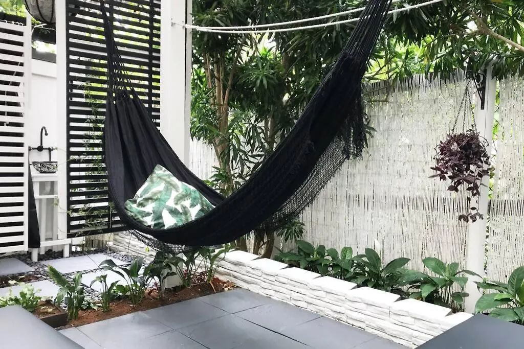 Lily Lamond, 2 - 4 Guests, Outdoor Hammock, 5 Min Walk To The Ocean, In Airlie Beach Vakantiehuis
