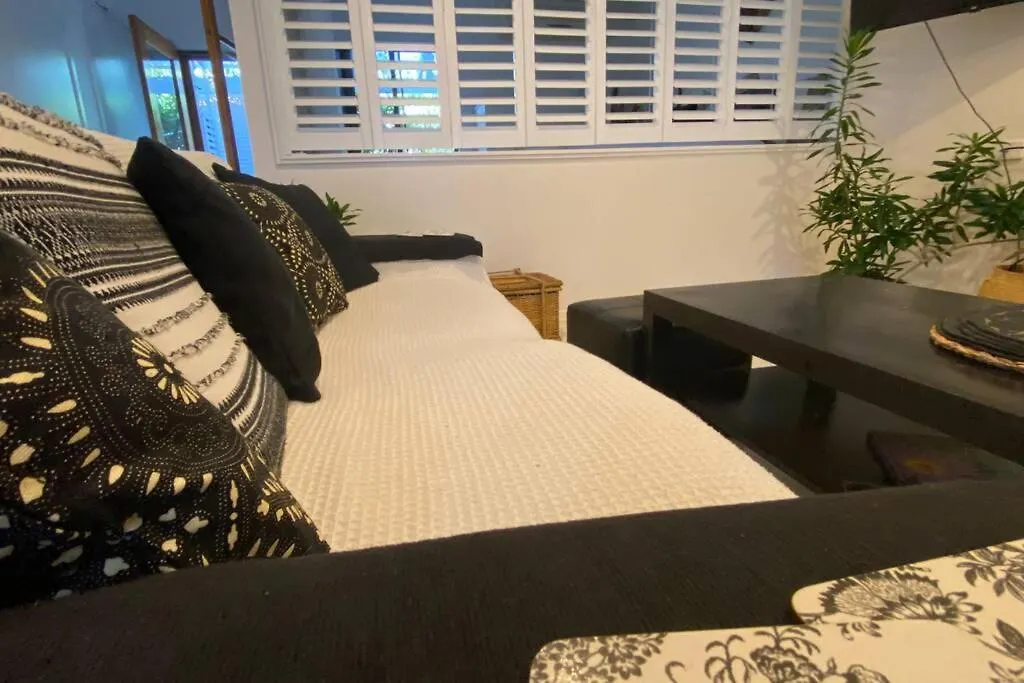 Lily Lamond, 2 - 4 Guests, Outdoor Hammock, 5 Min Walk To The Ocean, In Airlie Beach 0*,